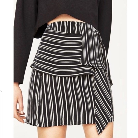 Zara Dresses & Skirts - NWOT Zara Silk Asymmetrical Black/White Sk…